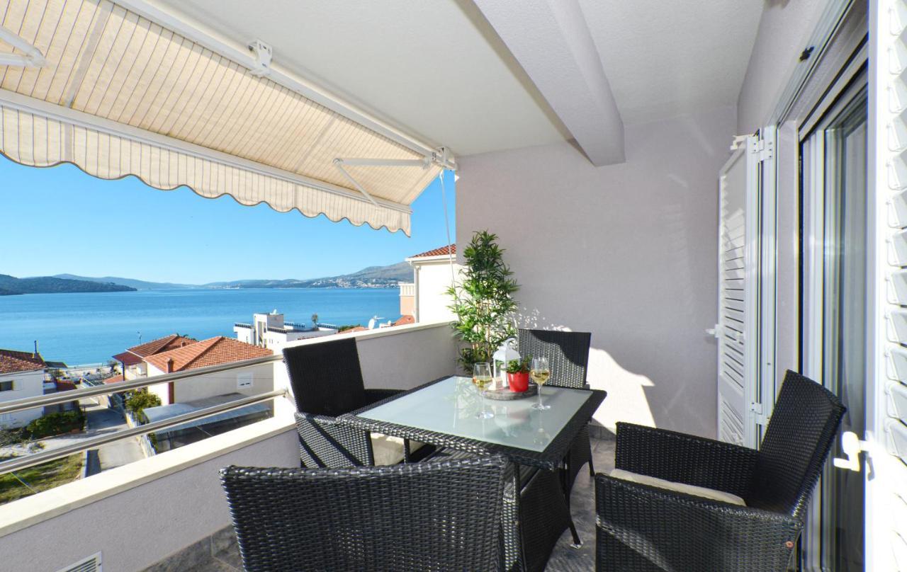 Copacabana Beach Apartments Trogir Exterior photo