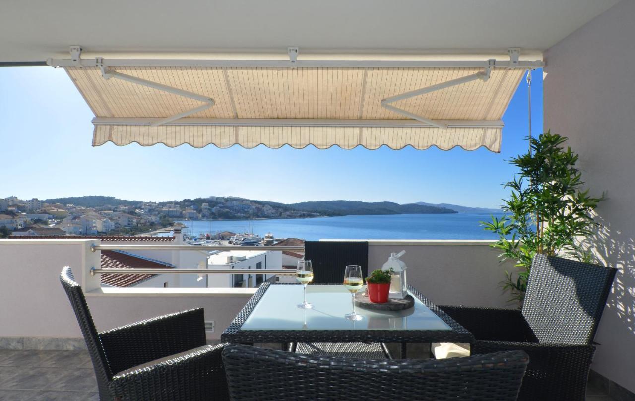 Copacabana Beach Apartments Trogir Exterior photo