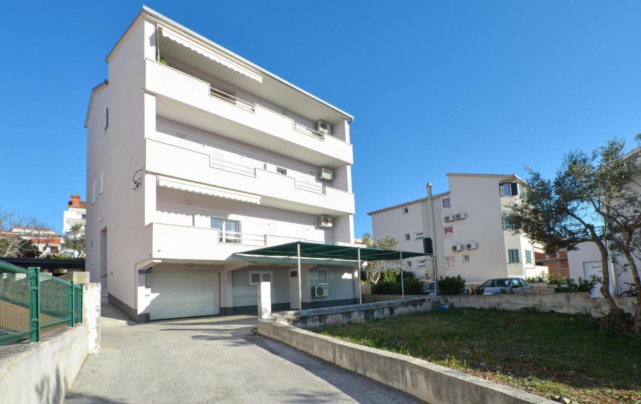 Copacabana Beach Apartments Trogir Exterior photo