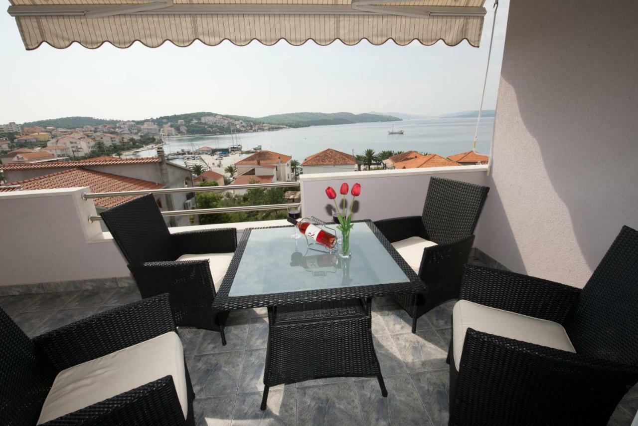 Copacabana Beach Apartments Trogir Exterior photo